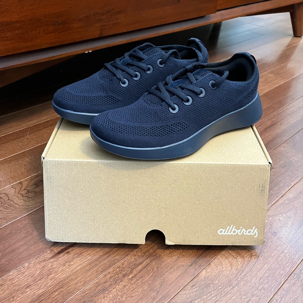 NEVER WORN Allbirds Women's Navy Knit Sneakers